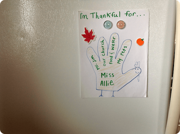 A little craft I made with the kids at our church. Some of the things I'm thankful for :)