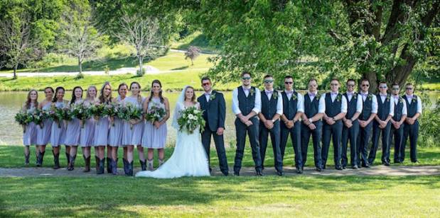 Outdoor wedding pictures