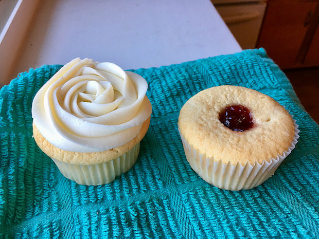 Vanilla cupcake with buttercream for wedding