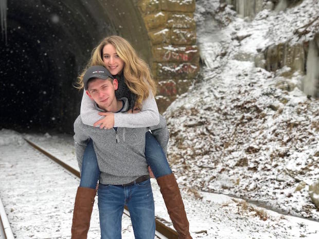 Winter engagement pictures for save the dates