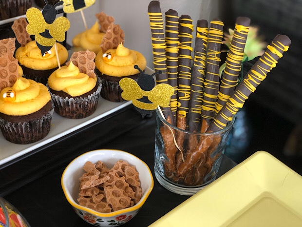 Bee themed chocolate covered pretzels