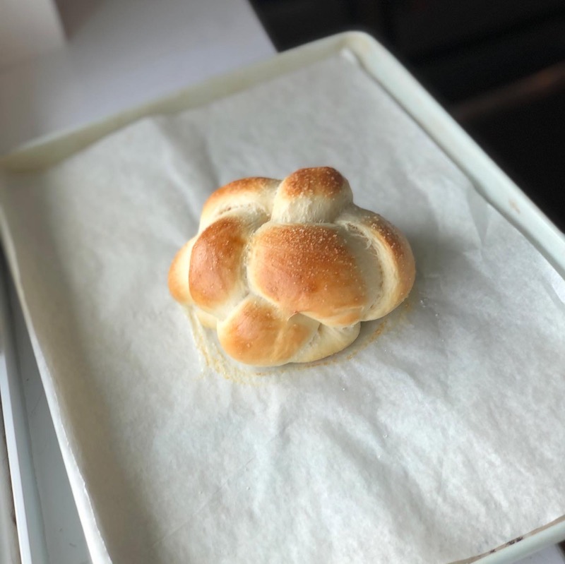 Round challah bread