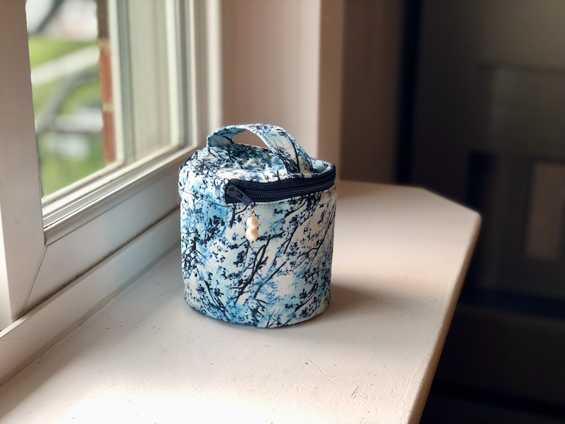 Essential oil travel case from Etsy