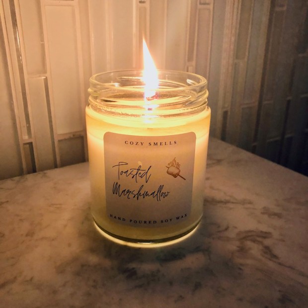 Toasted marshmallow candle