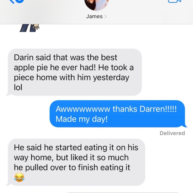 Text message screen shot about apple pie
