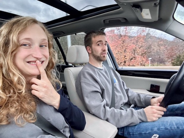 Husband and wife driving in Pittsburgh