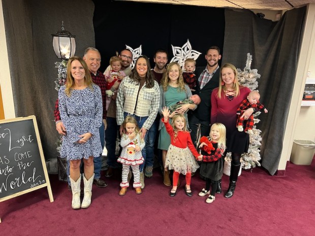 Extended family Christmas picture