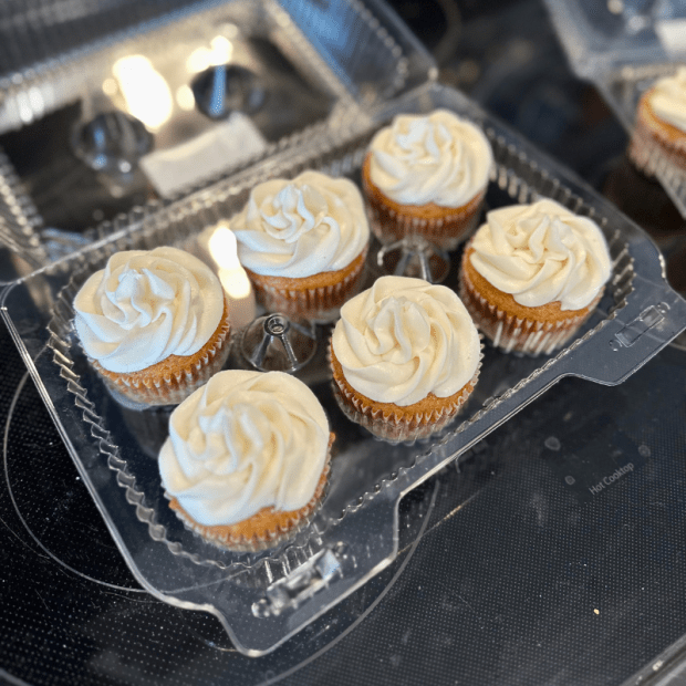 Pumpkin spice cheesecake cupcakes