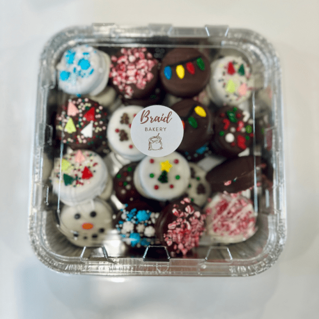 Christmas chocolate covered Oreos