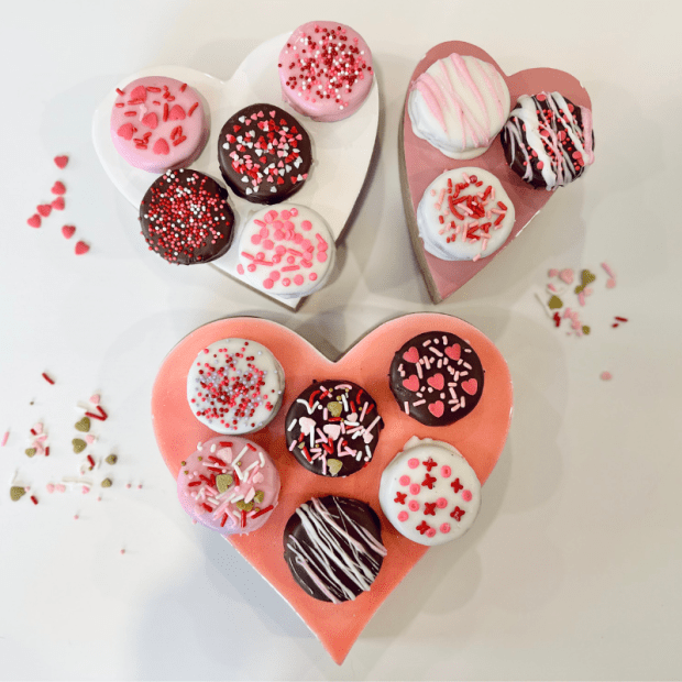 Valentine's Day Chocolate Covered Oreos
