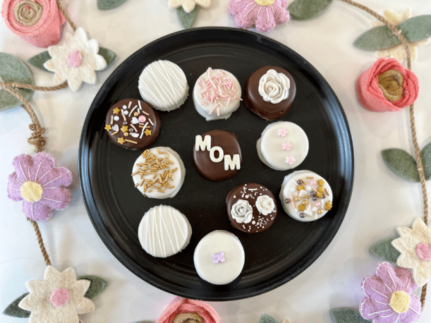 Mother's Day chocolate covered Oreos