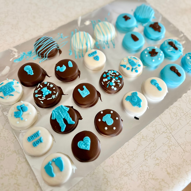 Baby boy themed chocolate covered oreos