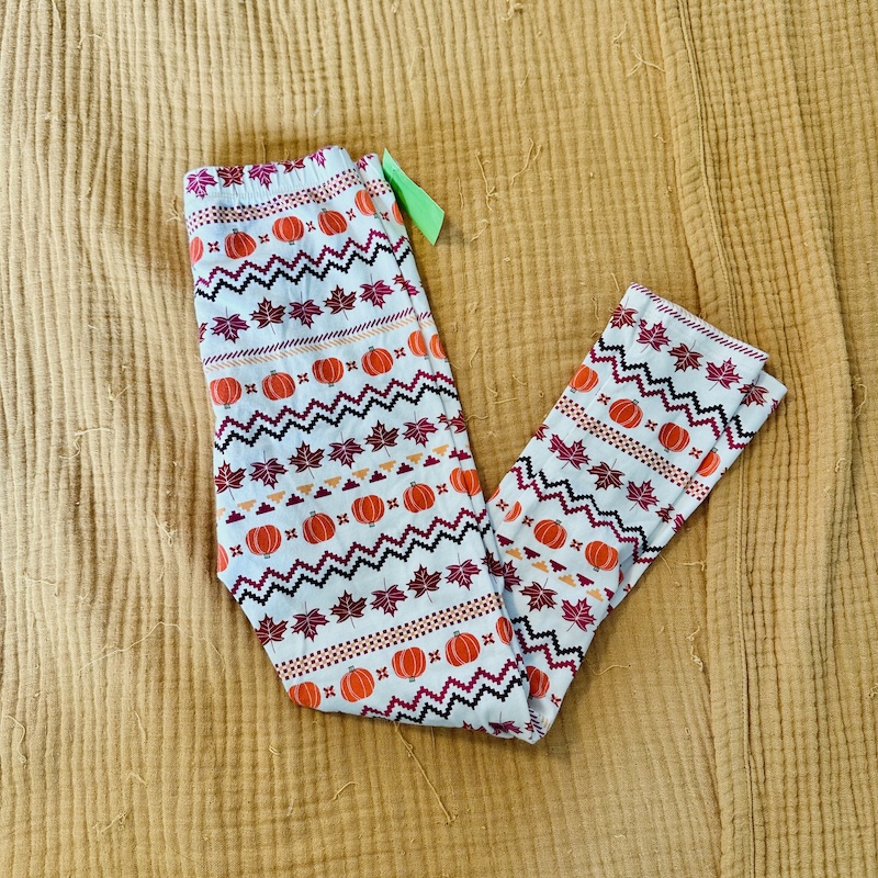 Girls fall leggings with pumpkins and leaves