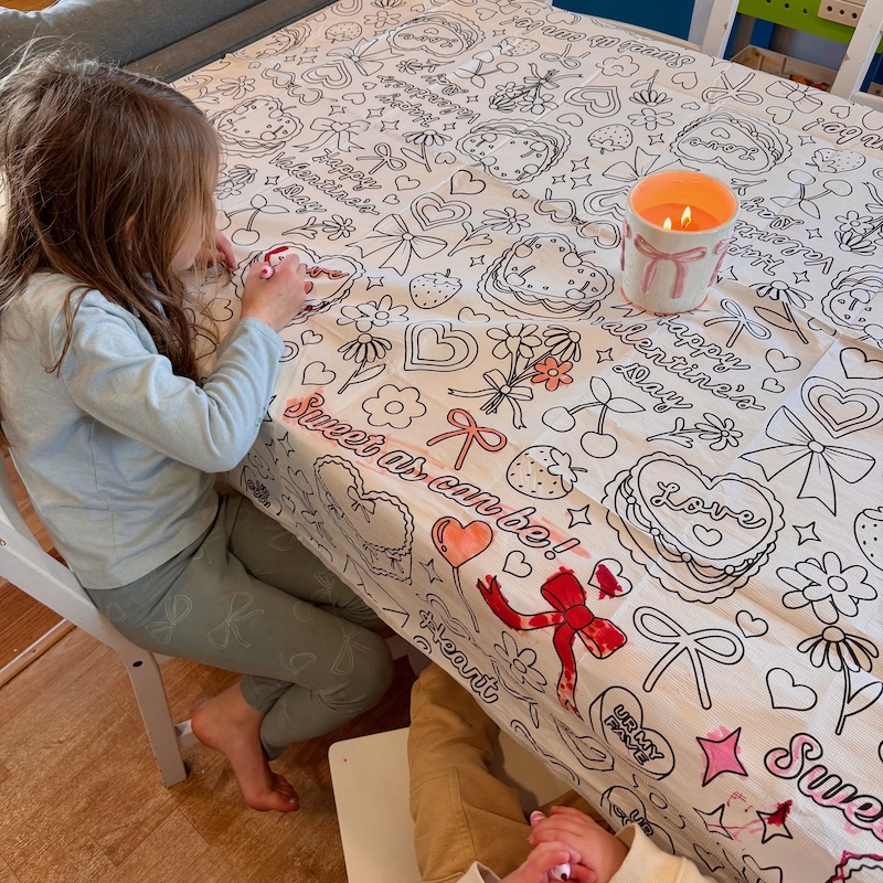 Valentine's Day table cloth