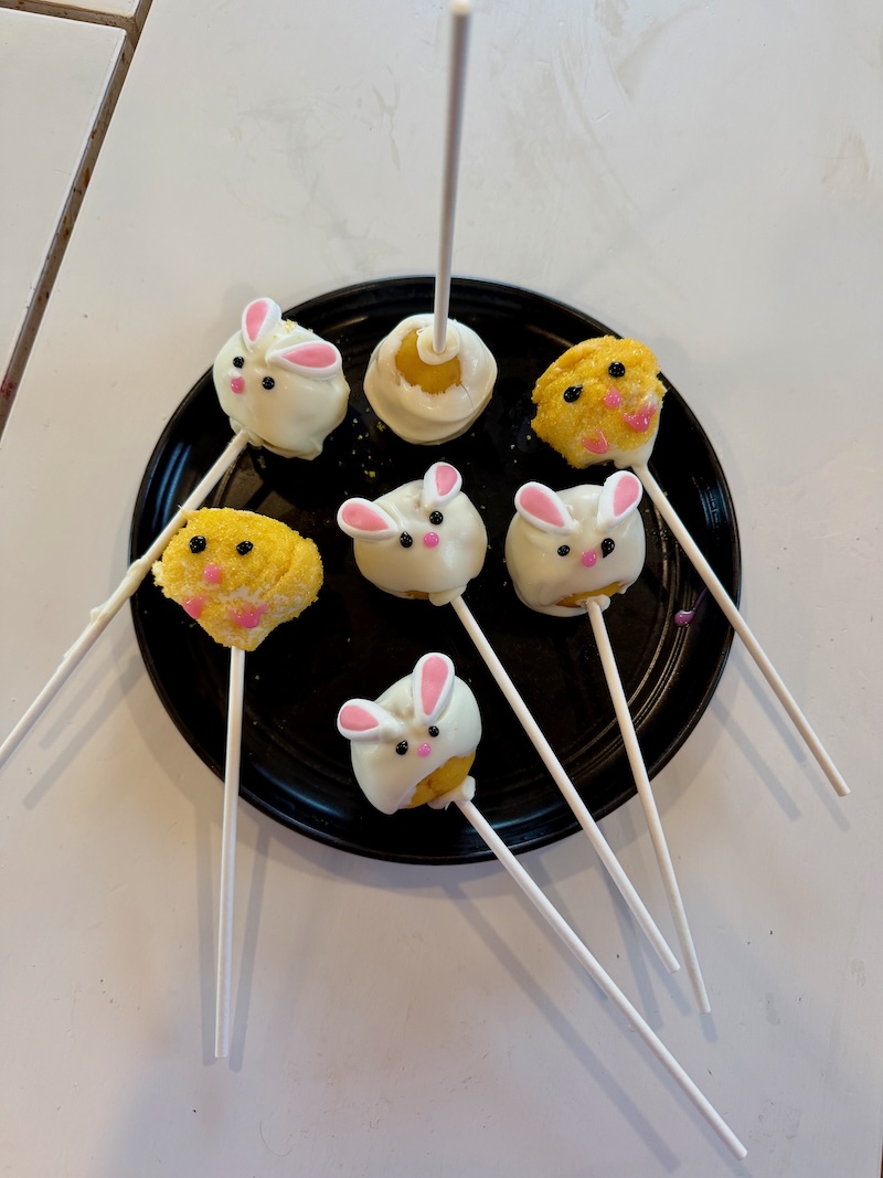 Bunny and chick cake pops