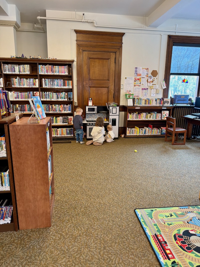 Kids in library
