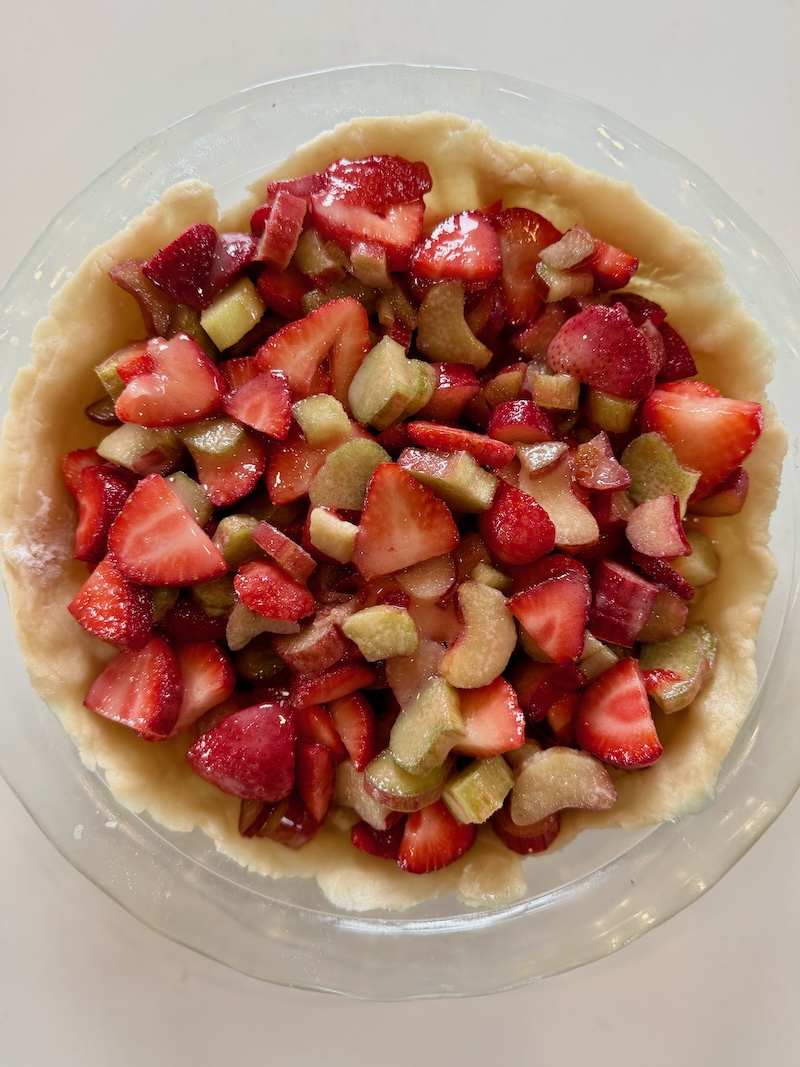 Strawberry rhubarb pie filling